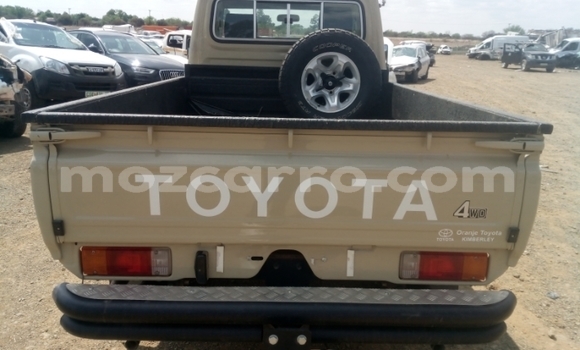 Buy Used Toyota Land Cruiser Brown Car in Maputo in Maputo Buy Used Toyota Land Cruiser Brown Car in Maputo in Maputo