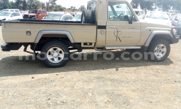 Buy Used Toyota Land Cruiser Brown Car in Maputo in Maputo Buy Used Toyota Land Cruiser Brown Car in Maputo in Maputo