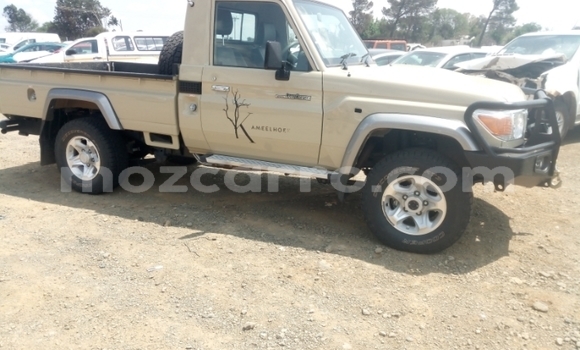 Buy Used Toyota Land Cruiser Brown Car in Maputo in Maputo Buy Used Toyota Land Cruiser Brown Car in Maputo in Maputo