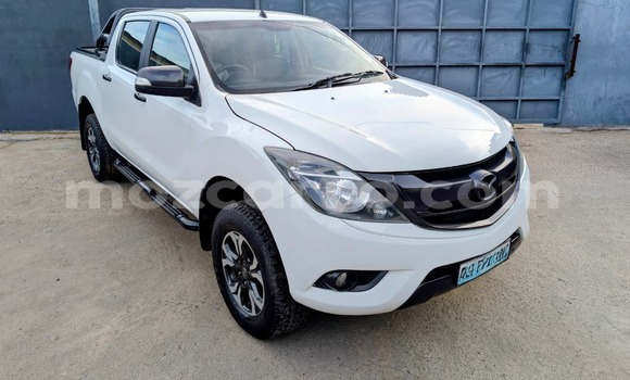 Comprar Usado Mazda BT-50 Branco Carro em Maputo em Maputo