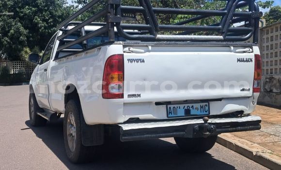 Tenga Tsaru Toyota Hilux Chena Mota in Maputo in Maputo Tenga Tsaru Toyota Hilux Chena Mota in Maputo in Maputo