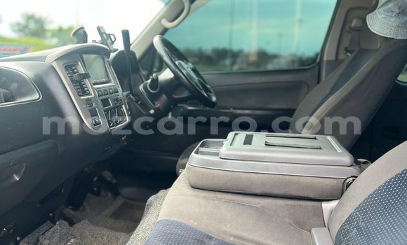 Nunua Ilio tumika Nissan Caravan Nyeusi Gari ndani ya Maputo nchini Maputo Nunua Ilio tumika Nissan Caravan Nyeusi Gari ndani ya Maputo nchini Maputo