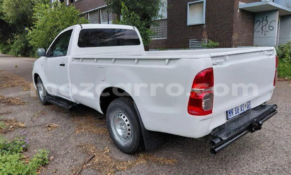 Comprar Usado Toyota Hilux Branco Carro em Maputo em Maputo Comprar Usado Toyota Hilux Branco Carro em Maputo em Maputo