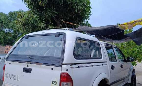 Comprar Usado Isuzu KB Branco Carro em Maputo em Maputo Comprar Usado Isuzu KB Branco Carro em Maputo em Maputo