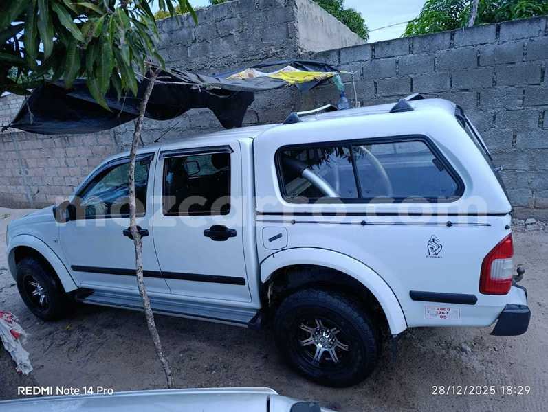 Big with watermark isuzu kb maputo maputo 41302