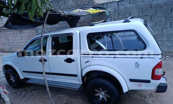 Comprar Usado Isuzu KB Branco Carro em Maputo em Maputo Comprar Usado Isuzu KB Branco Carro em Maputo em Maputo