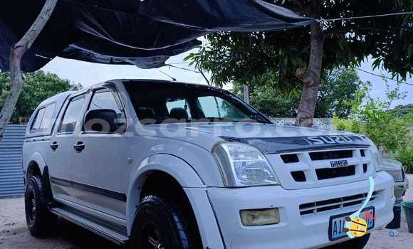 Comprar Usado Isuzu KB Branco Carro em Maputo em Maputo Comprar Usado Isuzu KB Branco Carro em Maputo em Maputo