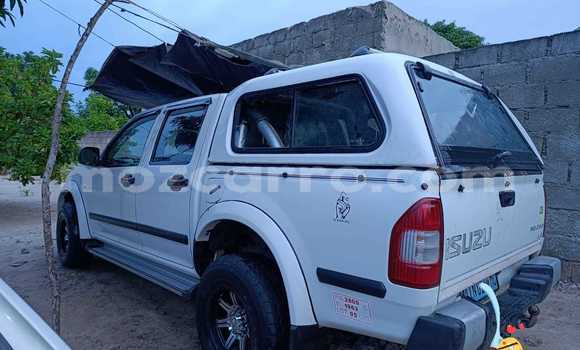 Comprar Usado Isuzu KB Branco Carro em Maputo em Maputo Comprar Usado Isuzu KB Branco Carro em Maputo em Maputo