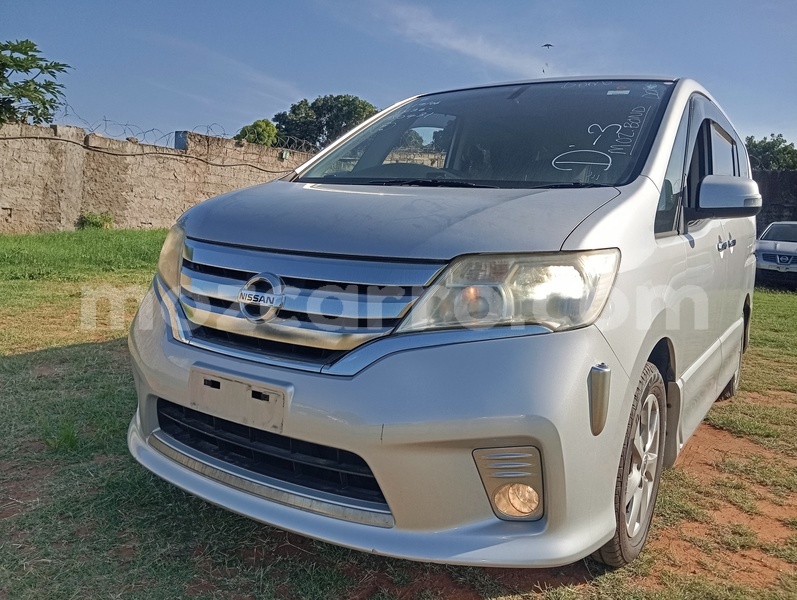 Big with watermark nissan serena maputo maputo 41303
