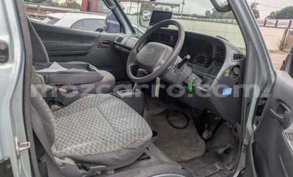 Nunua Ilio tumika Toyota Hiace Bluu Gari ndani ya Maputo nchini Maputo Nunua Ilio tumika Toyota Hiace Bluu Gari ndani ya Maputo nchini Maputo