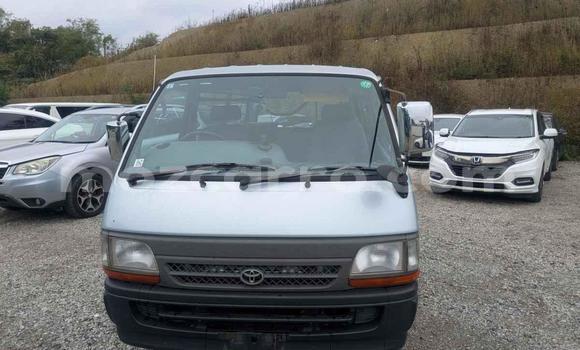 Nunua Ilio tumika Toyota Hiace Bluu Gari ndani ya Maputo nchini Maputo Nunua Ilio tumika Toyota Hiace Bluu Gari ndani ya Maputo nchini Maputo