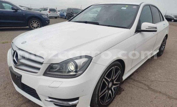 Tenga Itsva Mercedes‒Benz C-Class Chena Mota in Maputo in Maputo