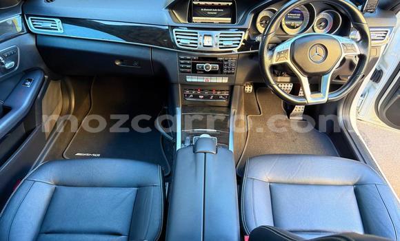 Comprar Novo Mercedes-Benz E-Classe Branco Carro em Maputo em Maputo Comprar Novo Mercedes-Benz E-Classe Branco Carro em Maputo em Maputo