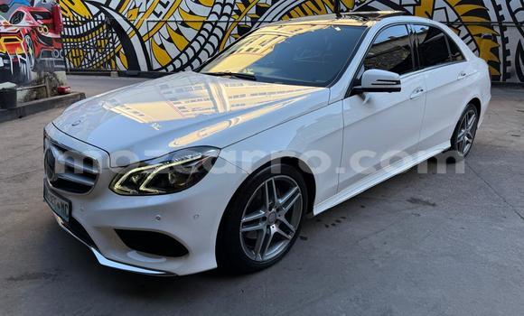 Comprar Novo Mercedes-Benz E-Classe Branco Carro em Maputo em Maputo Comprar Novo Mercedes-Benz E-Classe Branco Carro em Maputo em Maputo