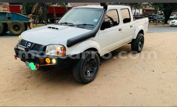 Comprar Usado Nissan Hardbody Branco Carro em Maputo em Maputo