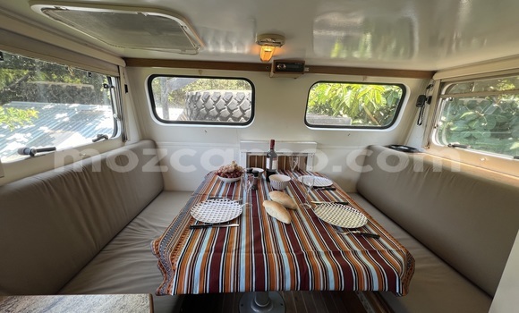 Comprar Importar Mercedes‒Benz Unimog Bege Caminhão em Maputo em Maputo Comprar Importar Mercedes‒Benz Unimog Bege Caminhão em Maputo em Maputo