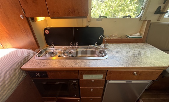 Comprar Importar Mercedes‒Benz Unimog Bege Caminhão em Maputo em Maputo Comprar Importar Mercedes‒Benz Unimog Bege Caminhão em Maputo em Maputo