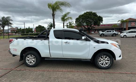 Tenga Tsaru Mazda BT-50 Chena Mota in Maputo in Maputo