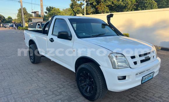 Comprar Usado Isuzu KB Branco Carro em Maputo em Maputo Comprar Usado Isuzu KB Branco Carro em Maputo em Maputo
