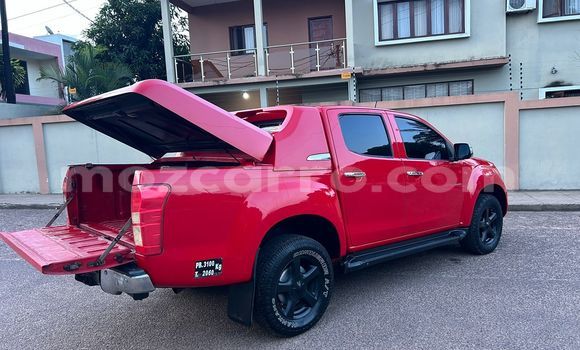Comprar Usado Isuzu D-MAX Vermelho Carro em Maputo em Maputo Comprar Usado Isuzu D-MAX Vermelho Carro em Maputo em Maputo