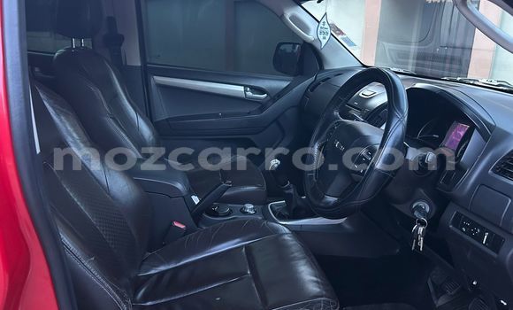 Comprar Usado Isuzu D-MAX Vermelho Carro em Maputo em Maputo Comprar Usado Isuzu D-MAX Vermelho Carro em Maputo em Maputo