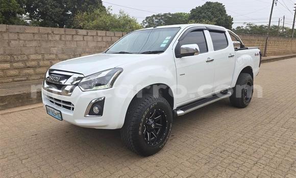 Tenga Tsaru Isuzu D-MAX Chena Mota in Maputo in Maputo