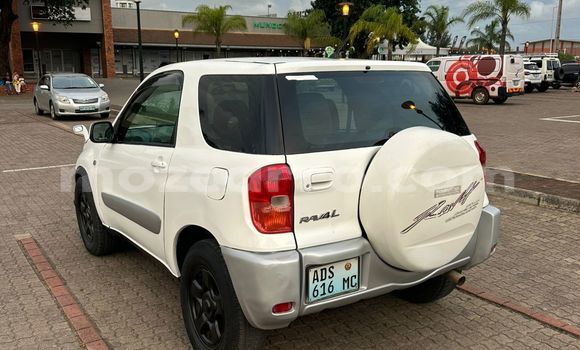 Comprar Usado Toyota RAV4 Branco Carro em Maputo em Maputo Comprar Usado Toyota RAV4 Branco Carro em Maputo em Maputo