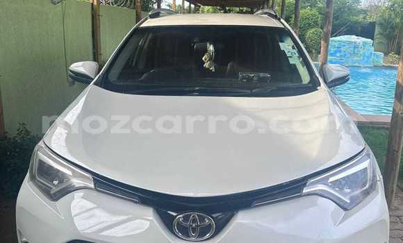 Comprar Usado Toyota RAV4 Branco Carro em Maputo em Maputo Comprar Usado Toyota RAV4 Branco Carro em Maputo em Maputo