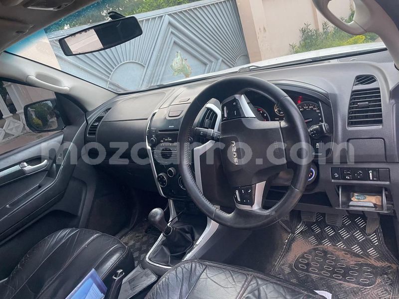 Big with watermark isuzu d max maputo maputo 41388