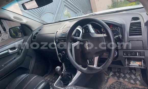 Comprar Usado Isuzu D-MAX Branco Carro em Maputo em Maputo Comprar Usado Isuzu D-MAX Branco Carro em Maputo em Maputo