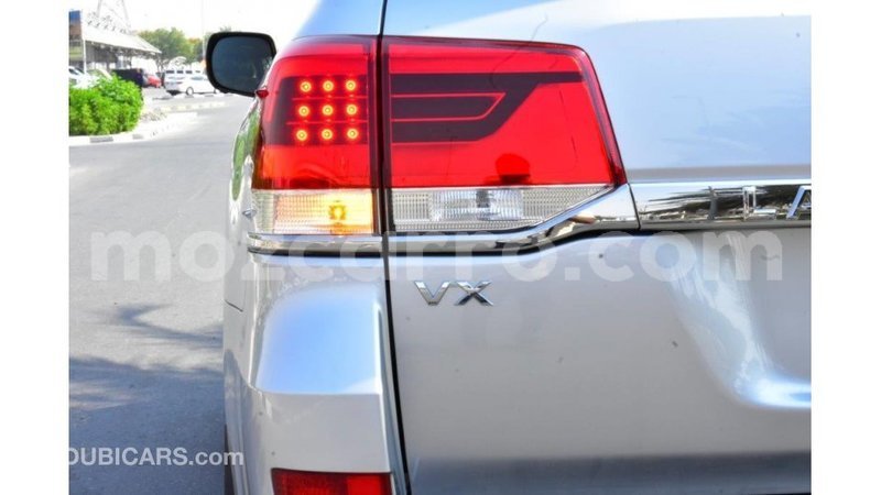Big with watermark toyota land cruiser cabo delgado import dubai 6319