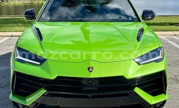 Tenga Tsaru Lamborghini Urus Girinhi Mota in Balama in Cabo Delgado