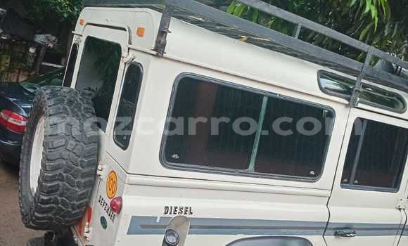 Tenga Tsaru Land Rover Defender Chena Mota in Maputo in Maputo Tenga Tsaru Land Rover Defender Chena Mota in Maputo in Maputo