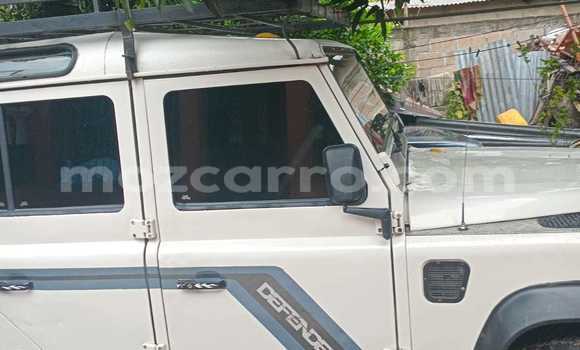 Tenga Tsaru Land Rover Defender Chena Mota in Maputo in Maputo Tenga Tsaru Land Rover Defender Chena Mota in Maputo in Maputo