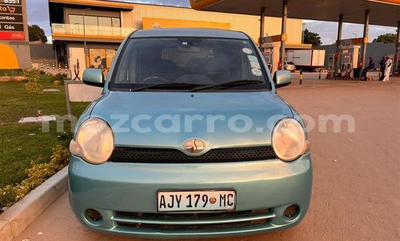 Comprar Usado Toyota Sienta Azul Carro em Maputo em Maputo