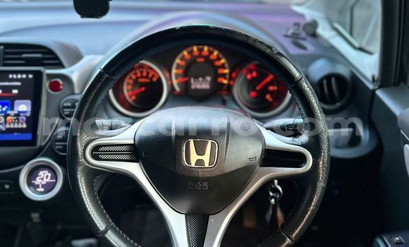 Nunua Ilio tumika Honda Fit Bluu Gari ndani ya Maputo nchini Maputo Nunua Ilio tumika Honda Fit Bluu Gari ndani ya Maputo nchini Maputo