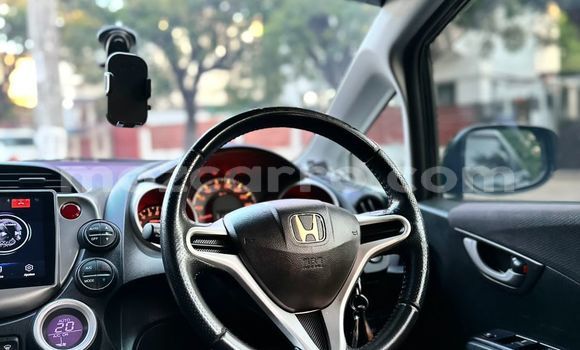 Nunua Ilio tumika Honda Fit Bluu Gari ndani ya Maputo nchini Maputo Nunua Ilio tumika Honda Fit Bluu Gari ndani ya Maputo nchini Maputo
