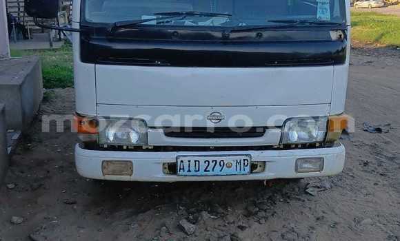 Comprar Usado Nissan Auster Branco Carro em Maputo em Maputo Comprar Usado Nissan Auster Branco Carro em Maputo em Maputo