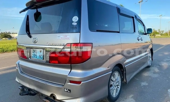 Comprar Usado Toyota Alphard Other Carro em Búzi em Sofala Comprar Usado Toyota Alphard Other Carro em Búzi em Sofala