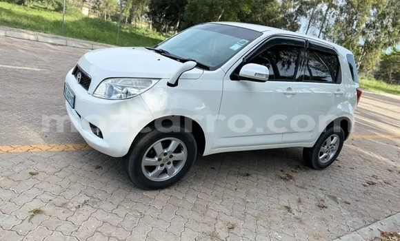 Comprar Usado Toyota Rush Branco Carro em Chimoio em Manica Comprar Usado Toyota Rush Branco Carro em Chimoio em Manica