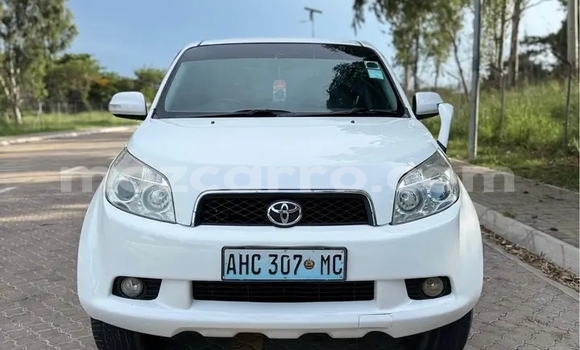 Comprar Usado Toyota Rush Branco Carro em Chimoio em Manica Comprar Usado Toyota Rush Branco Carro em Chimoio em Manica