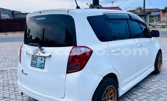Comprar Usado Toyota Runx Branco Carro em Chinde em Zambezia Comprar Usado Toyota Runx Branco Carro em Chinde em Zambezia
