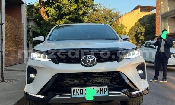 Comprar Usado Toyota Fortuner Branco Carro em Chidenguele em Gaza Comprar Usado Toyota Fortuner Branco Carro em Chidenguele em Gaza