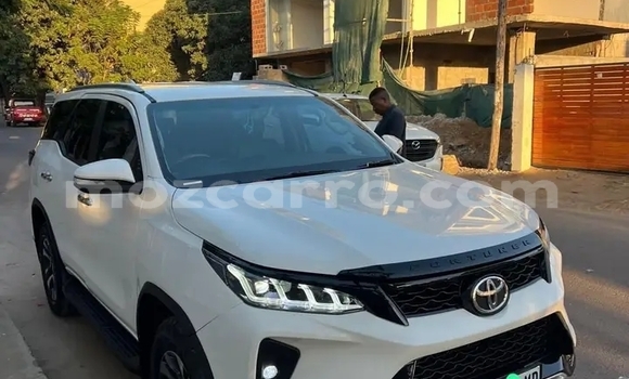 Comprar Usado Toyota Fortuner Branco Carro em Chidenguele em Gaza Comprar Usado Toyota Fortuner Branco Carro em Chidenguele em Gaza