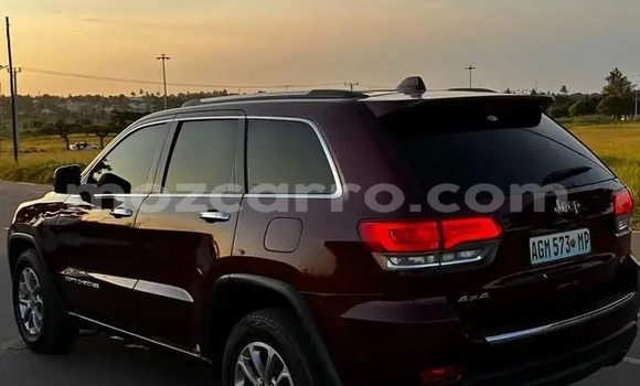 Comprar Usado Jeep Grand Cherokee Vermelho Carro em Chifunde em Tete Comprar Usado Jeep Grand Cherokee Vermelho Carro em Chifunde em Tete