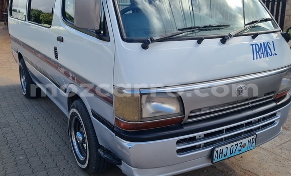 Nunua Ilio tumika Toyota Hiace Nyeupe Gari ndani ya Maputo nchini Maputo