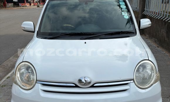 Nunua Ilio tumika Toyota Sienta Nyeupe Gari ndani ya Maputo nchini Maputo