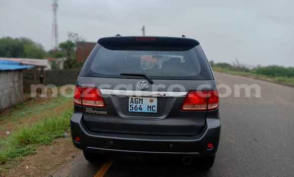 Nunua Ilio tumika Toyota Fortuner Nyeusi Gari ndani ya Maputo nchini Maputo Nunua Ilio tumika Toyota Fortuner Nyeusi Gari ndani ya Maputo nchini Maputo