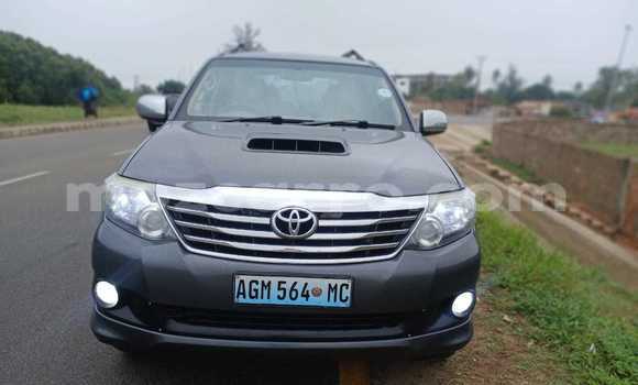 Nunua Ilio tumika Toyota Fortuner Nyeusi Gari ndani ya Maputo nchini Maputo Nunua Ilio tumika Toyota Fortuner Nyeusi Gari ndani ya Maputo nchini Maputo