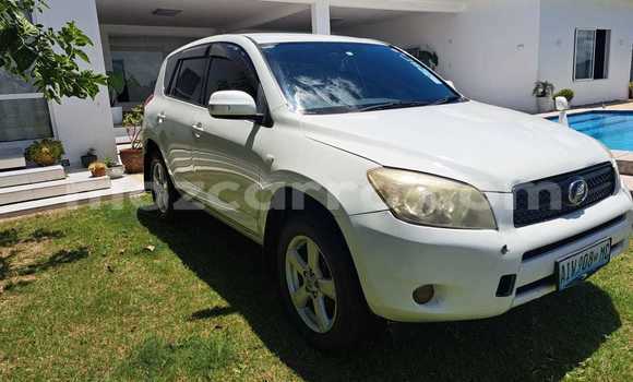 Comprar Usado Toyota RAV4 Branco Carro em Maputo em Maputo Comprar Usado Toyota RAV4 Branco Carro em Maputo em Maputo